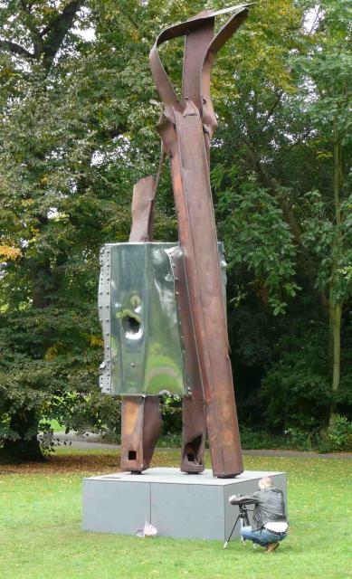 9-11 Sculpture in London made from steel from the Twin Towers in New York (photo by Linn Washington)